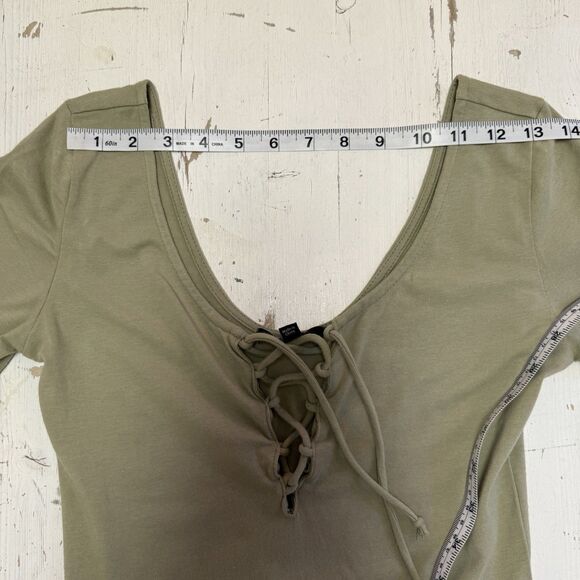 Ambiance Women's Size Medium Green Short Sleeve Lace Up Body Suit - Picture 11 of 16